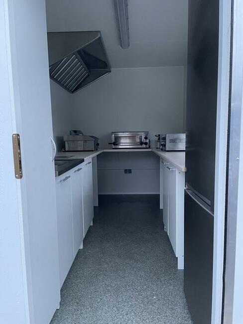 Przyczepa gastronomiczna burgery 3,5m wynajem
