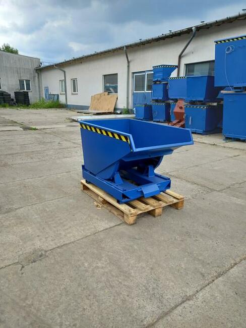 Przechylny kontener do widlaka TK 300 L