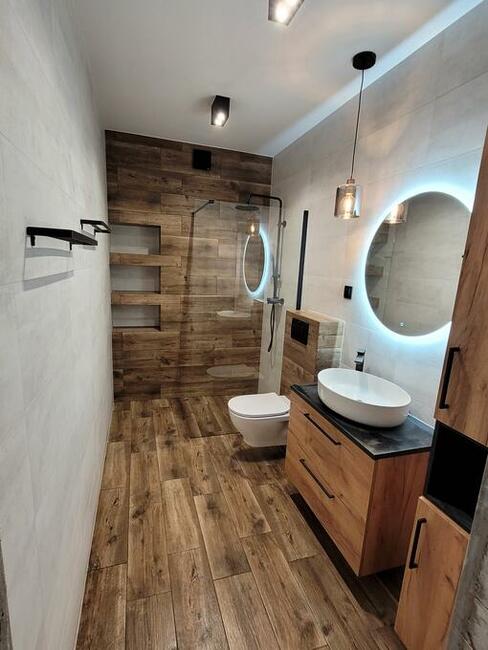 Remonty. Układanie płytek. Szpachlowanie