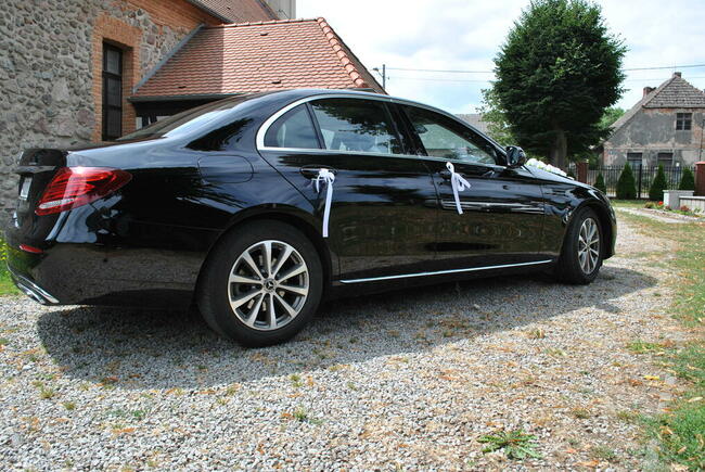 Mercedes E klasa: Biały, Czarny - do ślubu