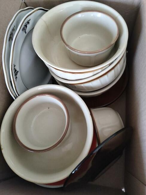 Sprzedam Porcelane Z Czasów PRL.