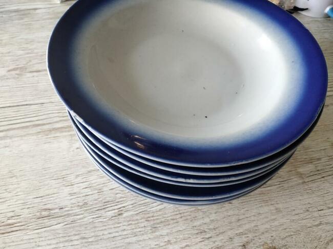 Sprzedam Porcelane Z Czasów PRL.