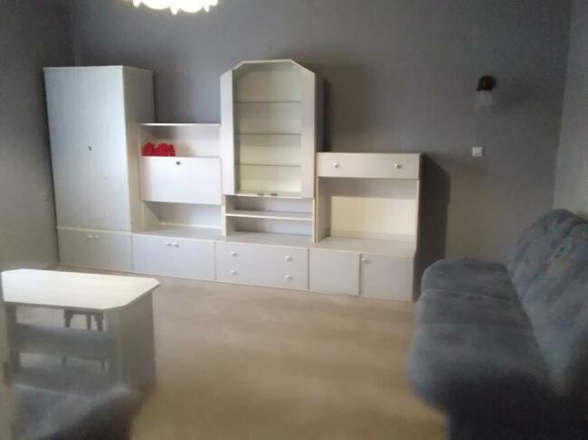 Duża Kawalerka , piętro 1, blisko centrum Skarżyska