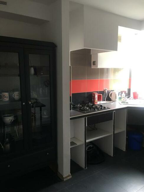 pokój na wynajem ładny, jasny, przestronny.