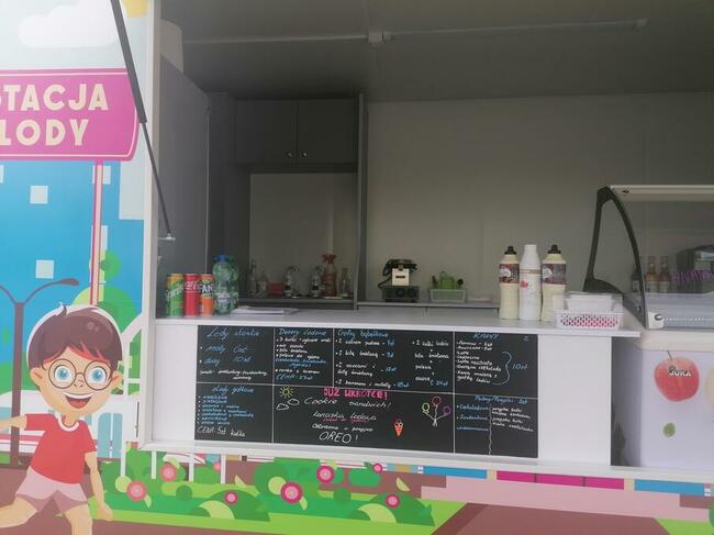 Przyczepa gastronomiczna wyposażona + grill i wędzarnia