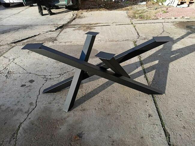 Stelaże metalowe na wymiar / LOFT biurka, stoliki kawowe,