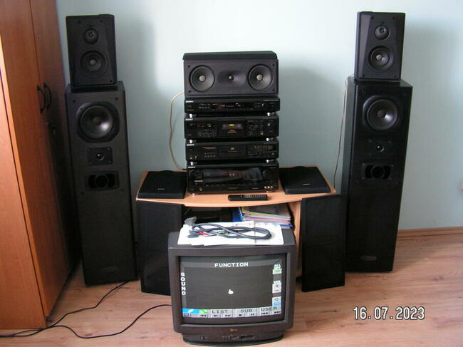 Kolekcjonerska wieża SONY + kolumny głośnikowe (osobno)