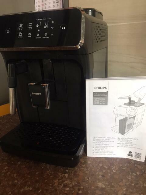 Sprzedam w pełni automatyczny ekspres do kawy firmy Philips