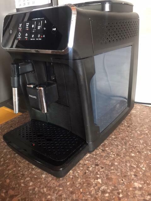 Sprzedam w pełni automatyczny ekspres do kawy firmy Philips