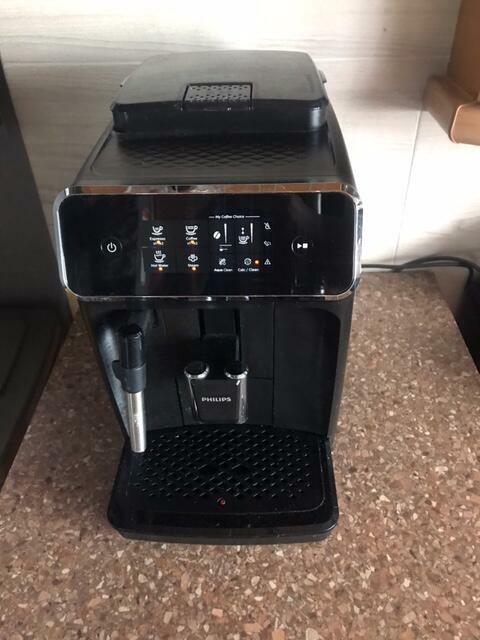 Sprzedam w pełni automatyczny ekspres do kawy firmy Philips