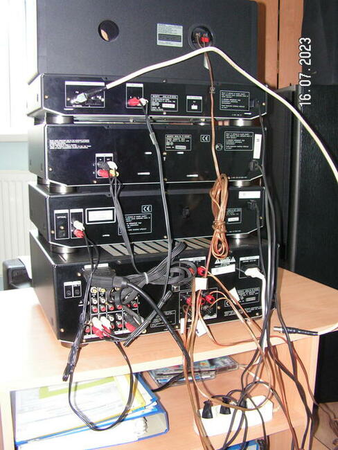 Kolekcjonerska wieża SONY + kolumny głośnikowe (osobno)