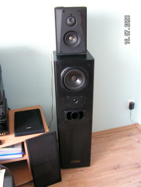 Kolekcjonerska wieża SONY + kolumny głośnikowe (osobno)