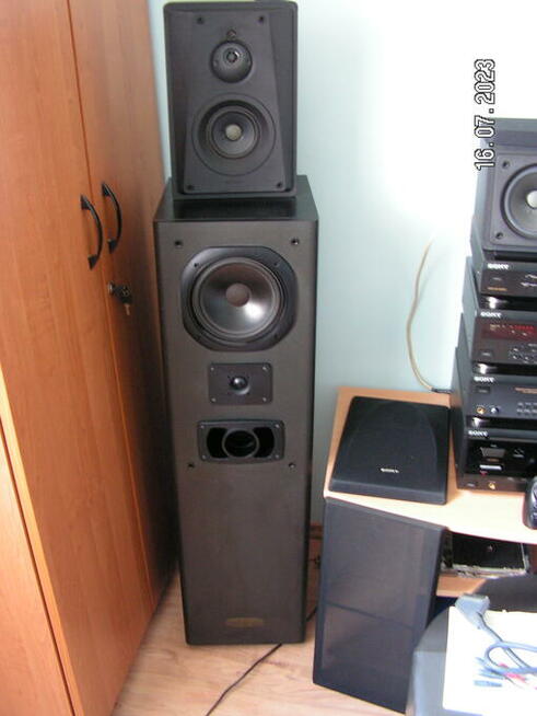 Kolekcjonerska wieża SONY + kolumny głośnikowe (osobno)
