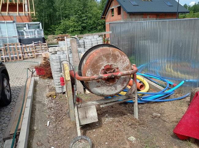 Sprzedam sprawną betoniarkę.