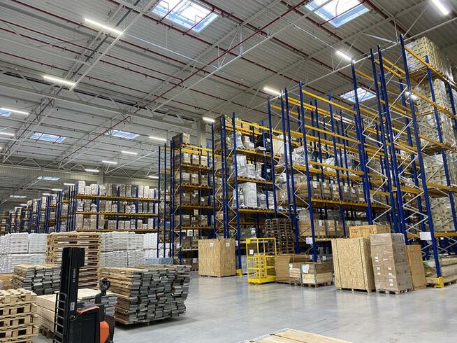 Skup regałów magazynowych