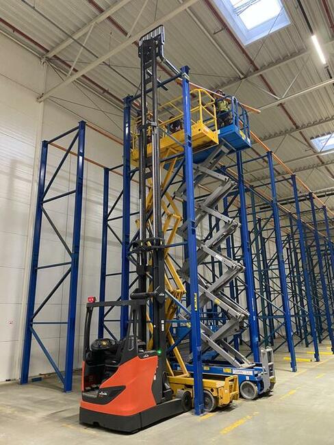 Skup regałów magazynowych