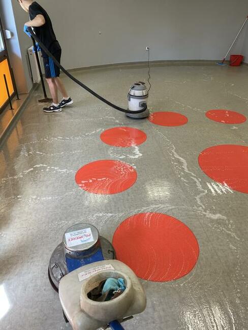 Maszynowe czyszczenie/mycie posadzek, płytek,PCV-KIELCE