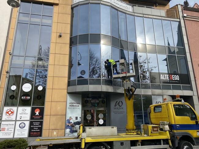 Mycie okien, witryn sklepowych. Firma sprzątająca KIELCE