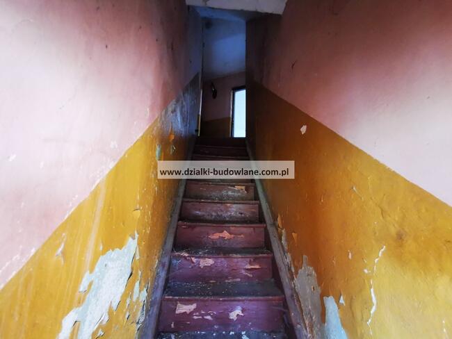 Dom poniemiecki z dużymi zabudowaniami gosp.