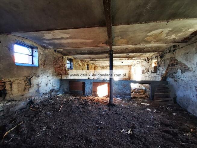 Dom poniemiecki z dużymi zabudowaniami gosp.