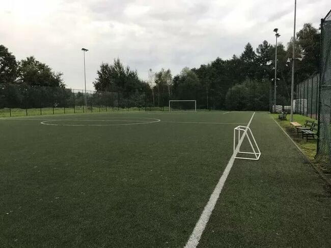 SZTUCZNA TRAWA BOISKO PIŁKARSKIE 1920M2 UŻYWANE