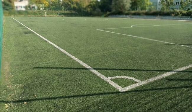 SZTUCZNA TRAWA BOISKO PIŁKARSKIE 1860M2 UŻYWANE