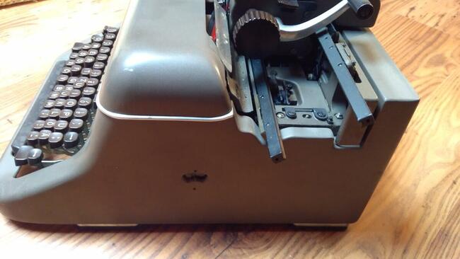 TRIUMPH MATURA MASZYNA DO PISANIA