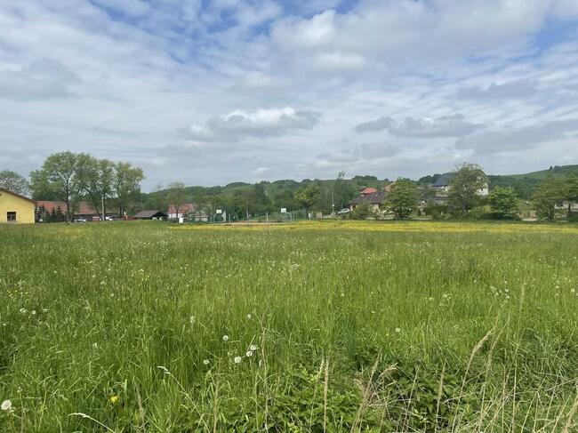 Pięknie zlokalizowane, malownicze działki w Cieszowie 850 m2