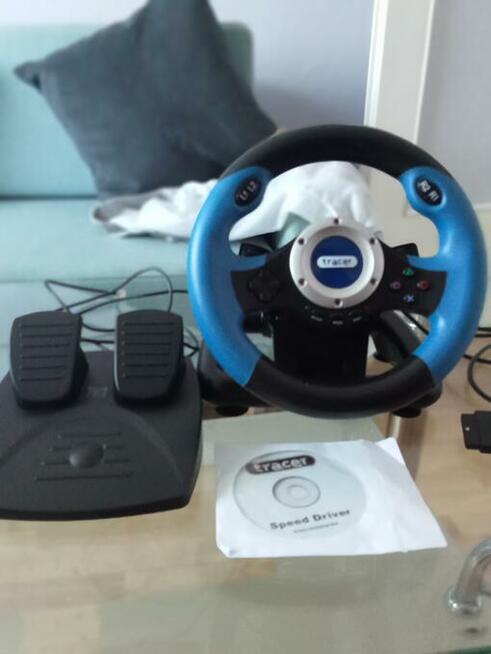 Sprzedam komputer stacjonarny oraz kierownicę i gry