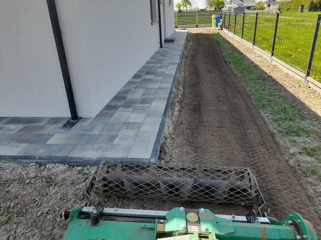 Minitraktor, Glebozgryzarka separacyjna - Usługi ogrodnicze