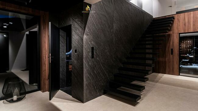 Fornir kamienny Ocean Black – wykończenie salonu / STONELAND