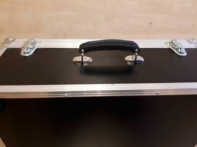 Legendarny Powermikser Studiomaster Preampy klasy SSL+CASE