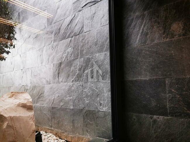 Płytki elewacyjne z łupka kwarcytowego Silver Grey