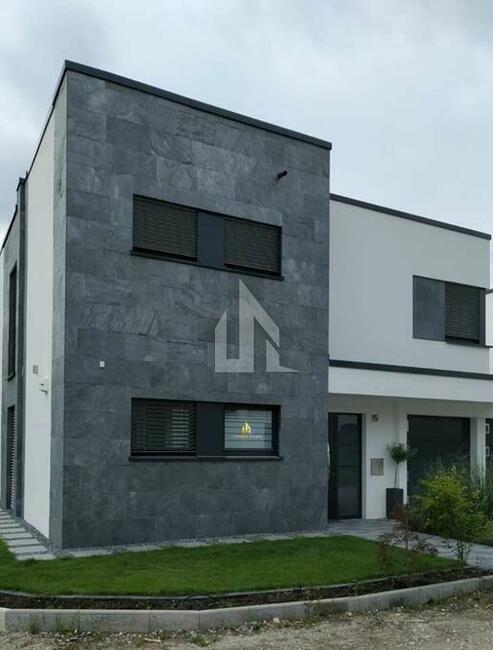 Płytki elewacyjne z łupka kwarcytowego Silver Grey