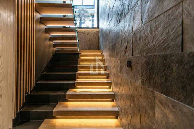 Płytki elewacyjne z łupka kwarcytowego Silver Grey