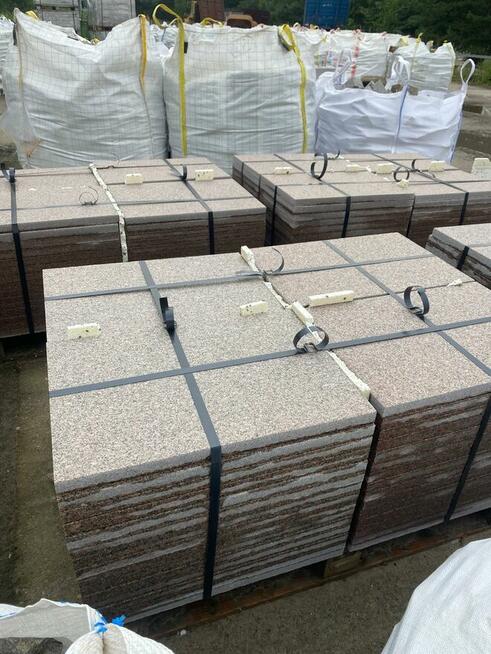 Płytka granitowa Bohus brązowy 60x40x3cm płomieniowana