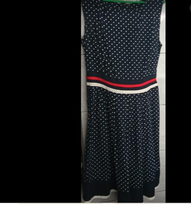 Letnia sukienka w groszki