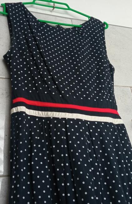 Letnia sukienka w groszki