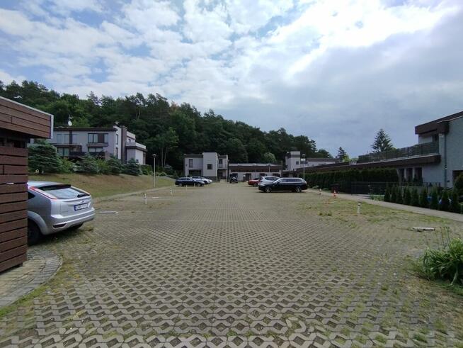 Miejsca postojowe, strzeżone osiedle, Wisełka