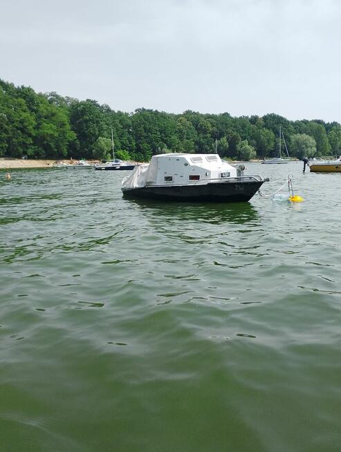 Łødz kabinowa bez patentu zamienię na ponton z silnikiem