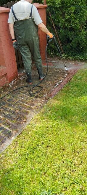 Czyszczenie kostki brukowej