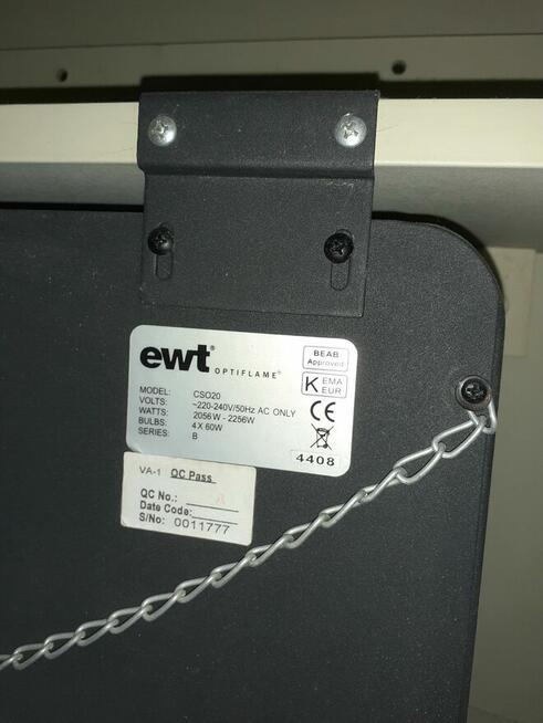 Kominek elektryczny z funkcją grzania na pilota