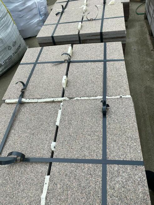 Płytka granitowa Bohus brązowy 60x40x3cm płomieniowana