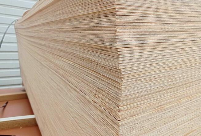 Sklejka WD sosna 4mm kl. 1/2; 2500x1250