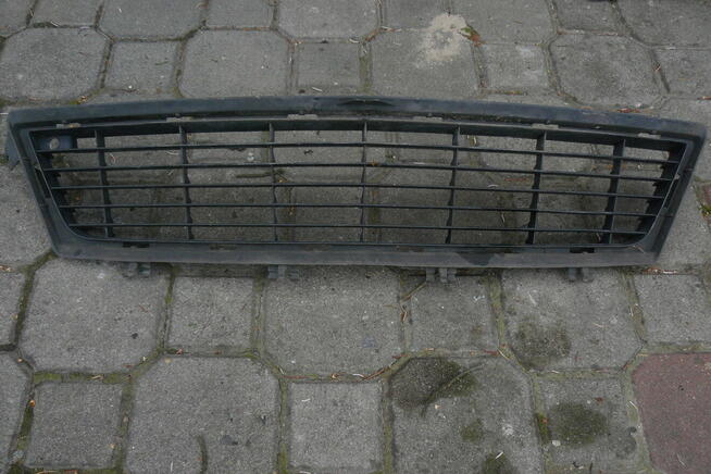 Opel Tigra TwinTop kratka przedniego zderzaka