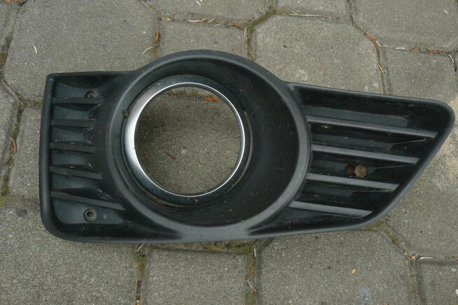Opel Tigra TwinTop kratka przedn.zderzaka z mocow.halogenu