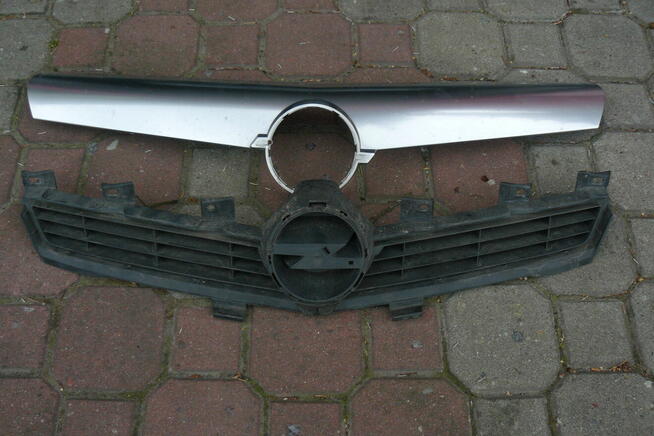 Opel Tigra TwinTop atrapa/kratka+nakladka pod logo