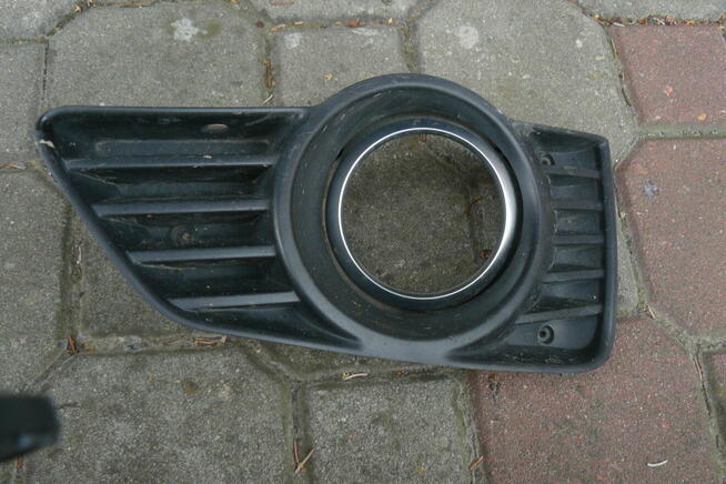 Opel Tigra TwinTop kratka przedn.zderzaka z mocow.halogenu