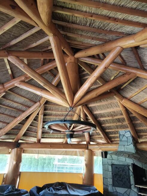 Altana ogrodowa z trzćiny