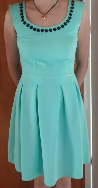 Sukienka seledynowa w rozmiarze 36 na wesele